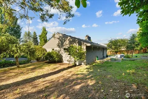 15705 84th Avenue NE Kenmore WA 98028