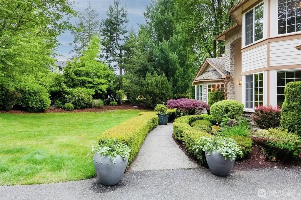 24819 SE 14th Street Sammamish WA 98075