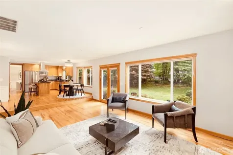 24819 SE 14th Street Sammamish WA 98075