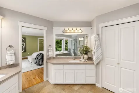 24819 SE 14th Street Sammamish WA 98075