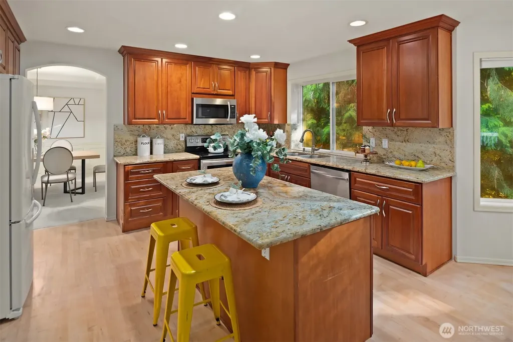 6519 214th Avenue NE Redmond WA 98053