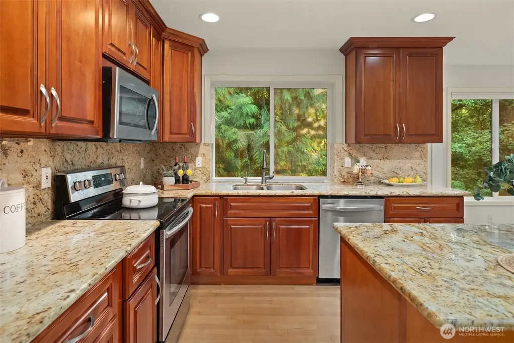 6519 214th Avenue NE Redmond WA 98053