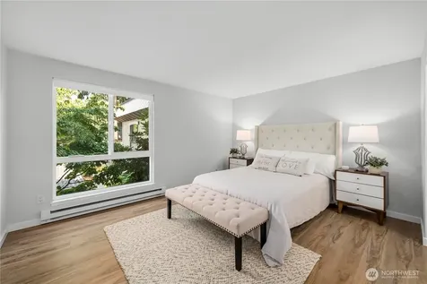 10221 NE 16th Street Bellevue WA 98004