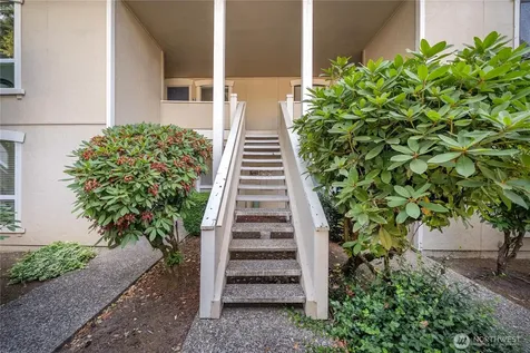 10221 NE 16th Street Bellevue WA 98004