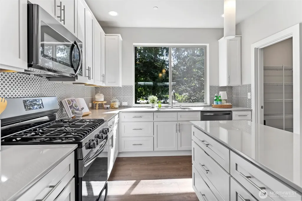 6861 NE 170th Street Kenmore WA 98028