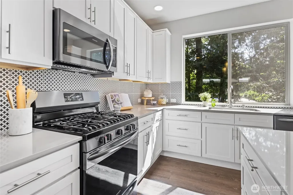 6861 NE 170th Street Kenmore WA 98028