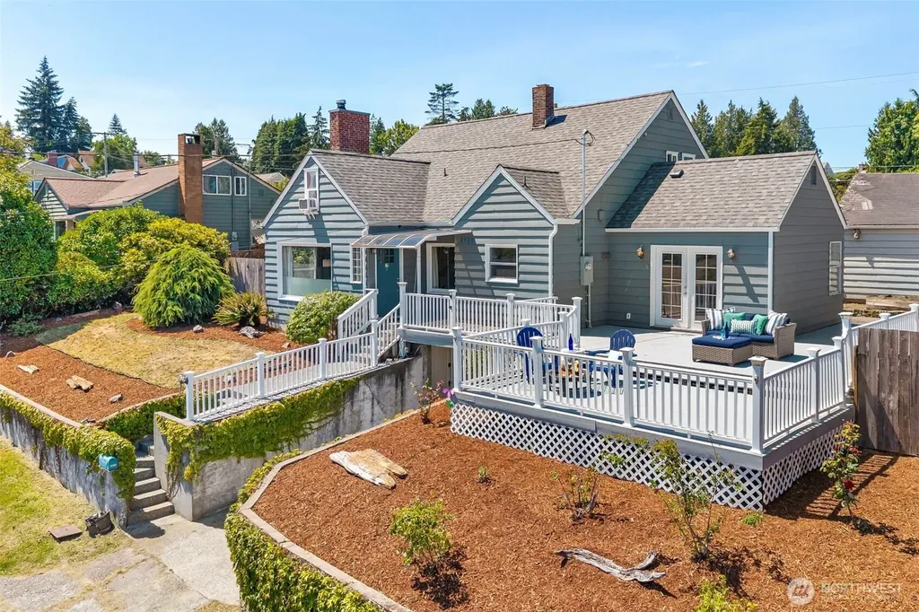 2425 N Wycoff Avenue Bremerton WA 98312