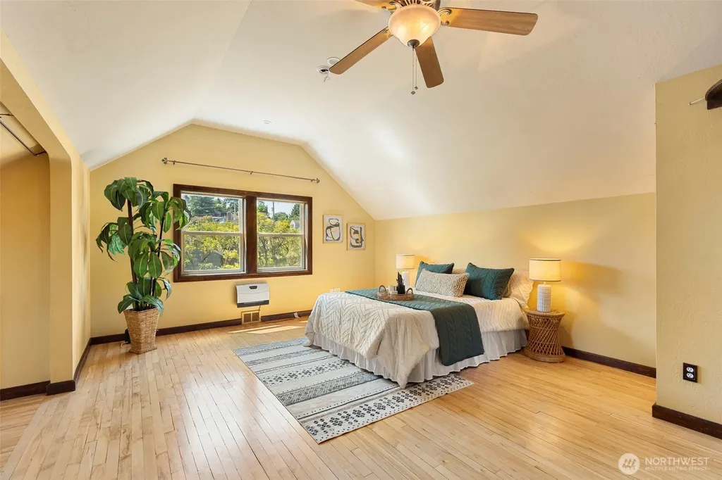 2425 N Wycoff Avenue Bremerton WA 98312