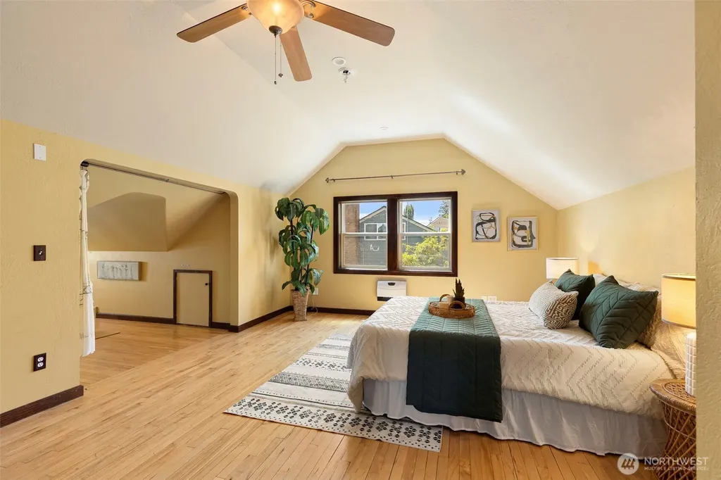 2425 N Wycoff Avenue Bremerton WA 98312