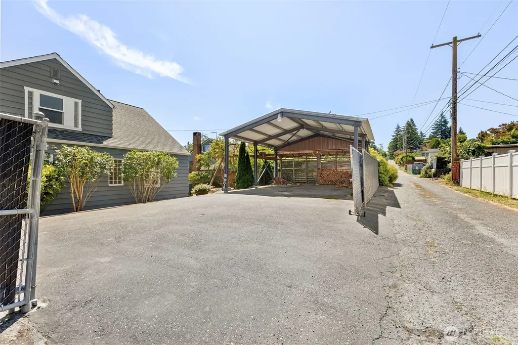 2425 N Wycoff Avenue Bremerton WA 98312
