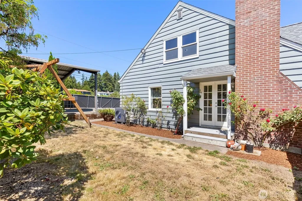 2425 N Wycoff Avenue Bremerton WA 98312
