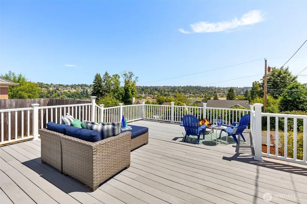 2425 N Wycoff Avenue Bremerton WA 98312