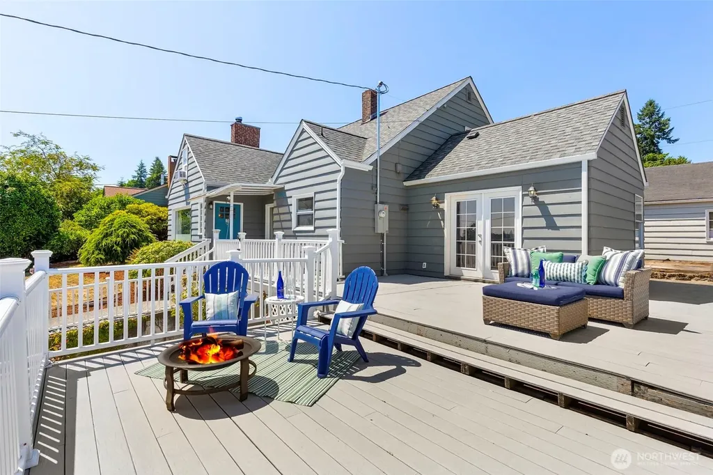 2425 N Wycoff Avenue Bremerton WA 98312
