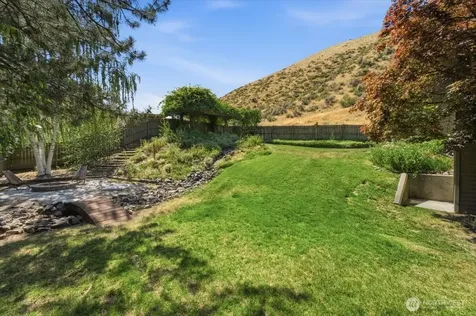 1030 Canyonside Road Wenatchee WA 98801