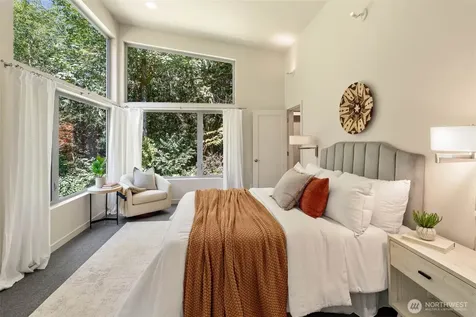 13123 Phelps Road NE Bainbridge Island WA 98110