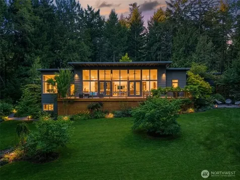 13123 Phelps Road NE Bainbridge Island WA 98110