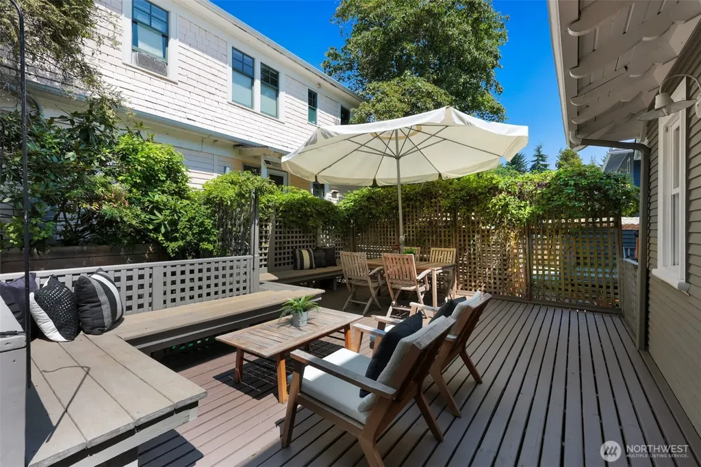 2202 N 41st Street Seattle WA 98103