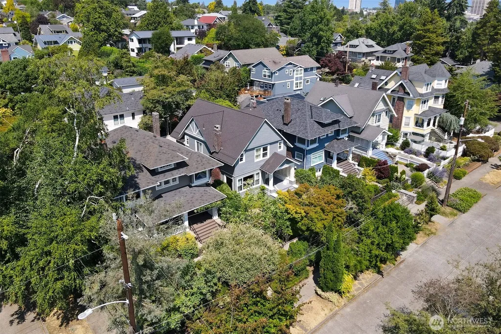 2202 N 41st Street Seattle WA 98103