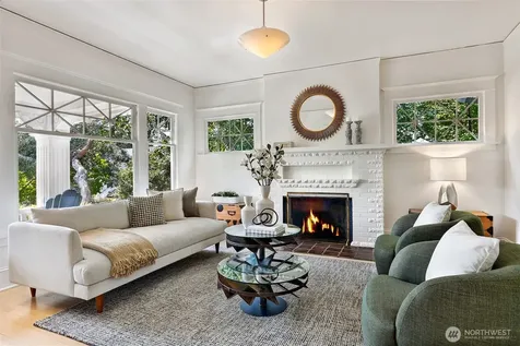 2202 N 41st Street Seattle WA 98103