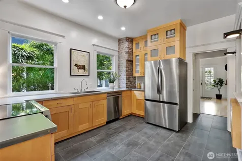 2202 N 41st Street Seattle WA 98103