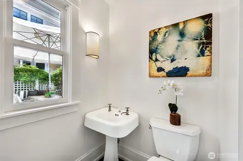 2202 N 41st Street Seattle WA 98103