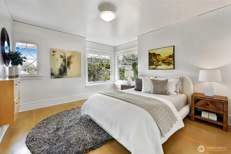 2202 N 41st Street Seattle WA 98103