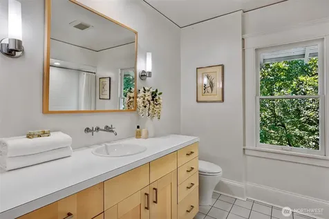 2202 N 41st Street Seattle WA 98103