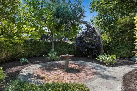 2202 N 41st Street Seattle WA 98103