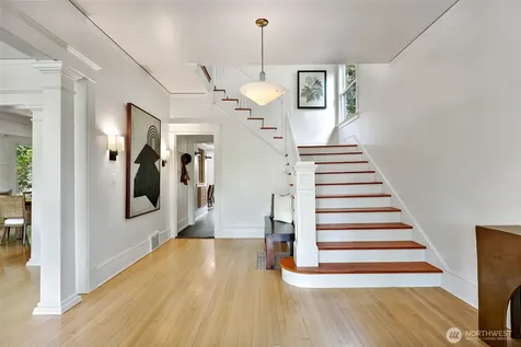 2202 N 41st Street Seattle WA 98103