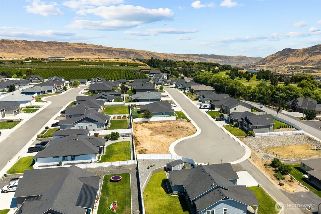 2571 Paisley Street SE East Wenatchee WA 98802