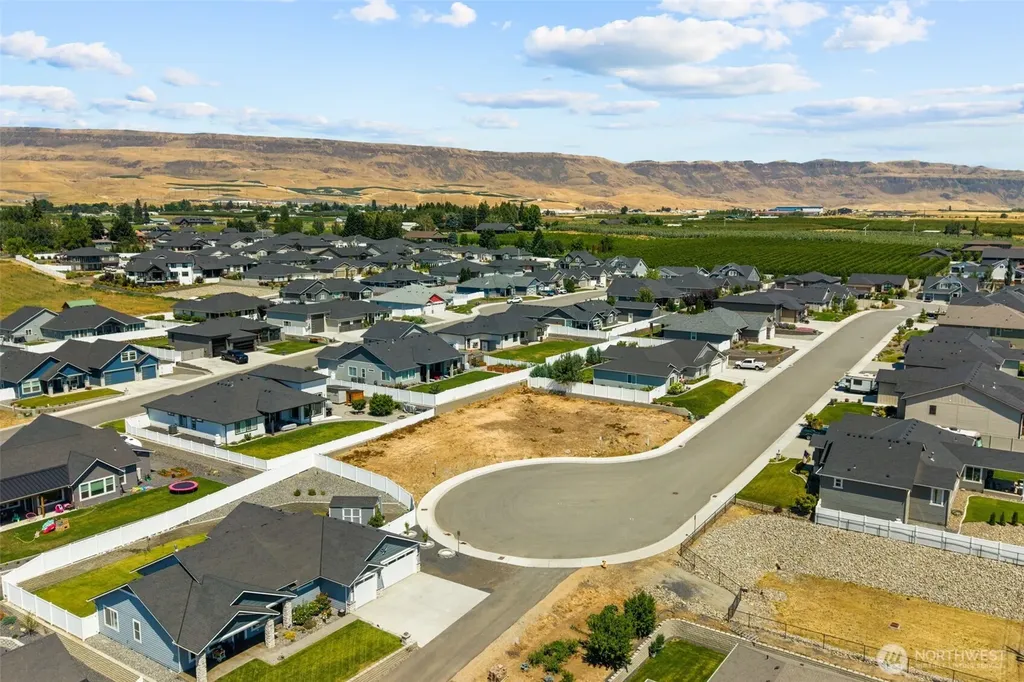 2571 Paisley Street SE East Wenatchee WA 98802