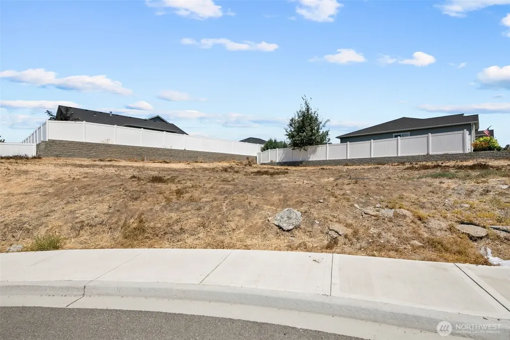 2571 Paisley Street SE East Wenatchee WA 98802