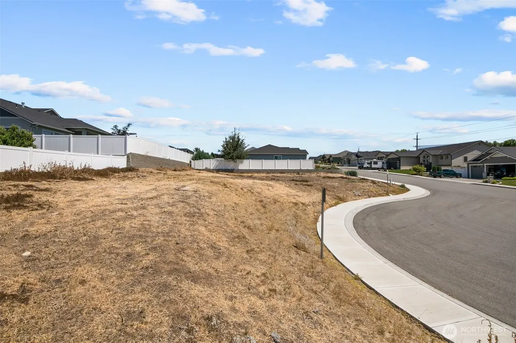 2571 Paisley Street SE East Wenatchee WA 98802