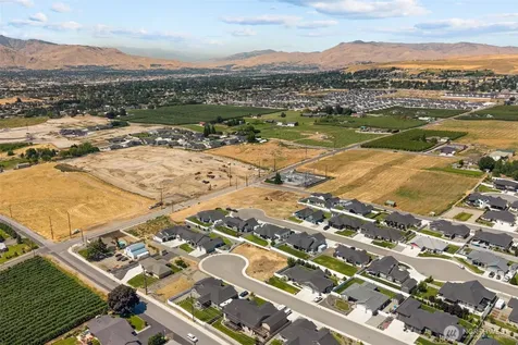 2571 Paisley Street SE East Wenatchee WA 98802