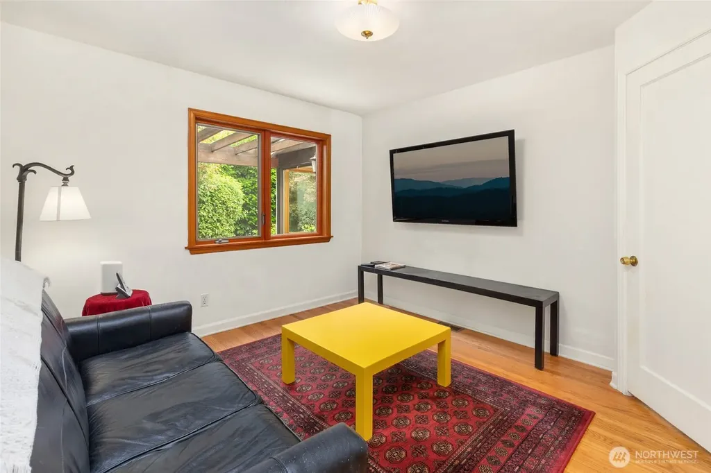 2626 W Boston Street Seattle WA 98199