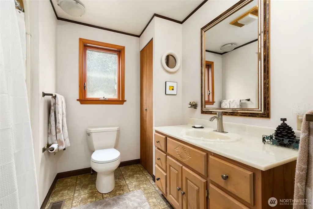 2626 W Boston Street Seattle WA 98199