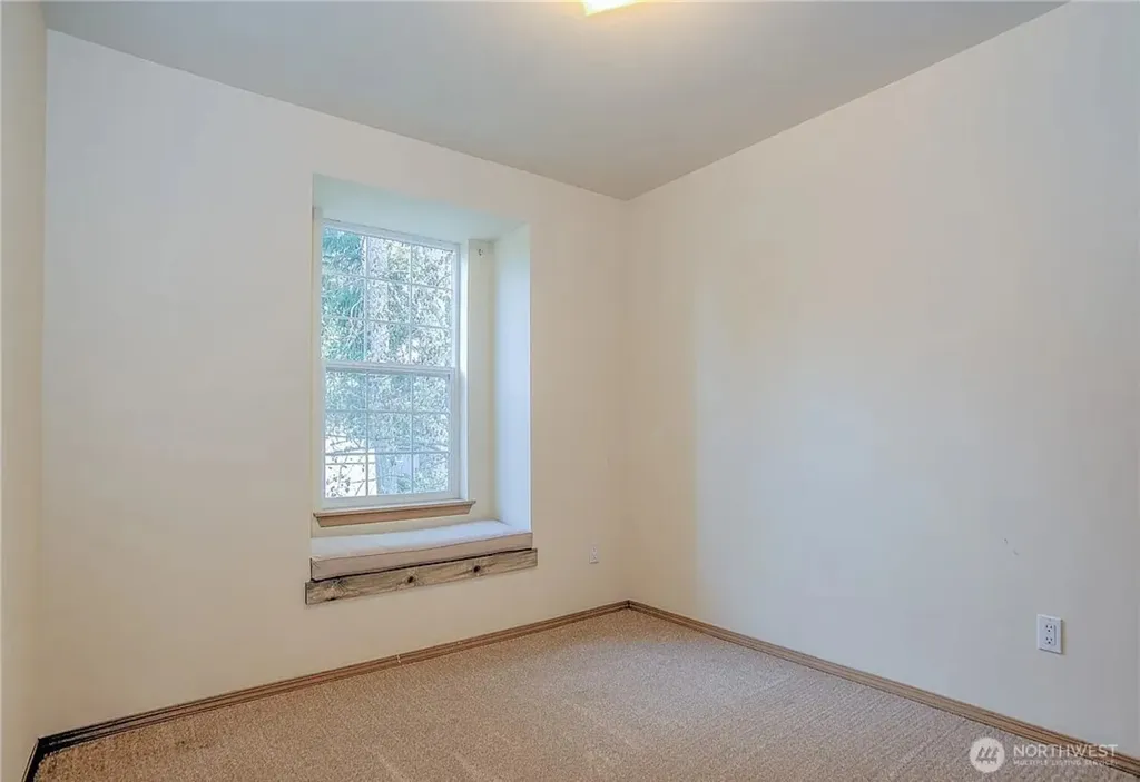 9124 Lewis NE Lacey WA 98516