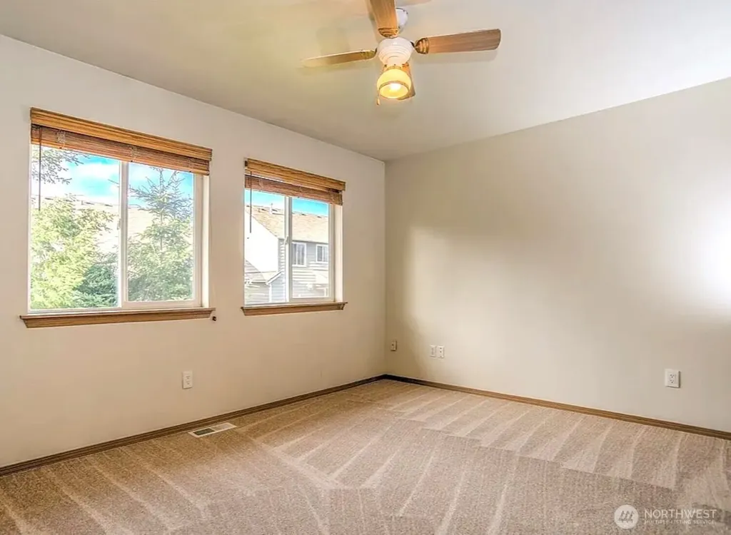 9124 Lewis NE Lacey WA 98516