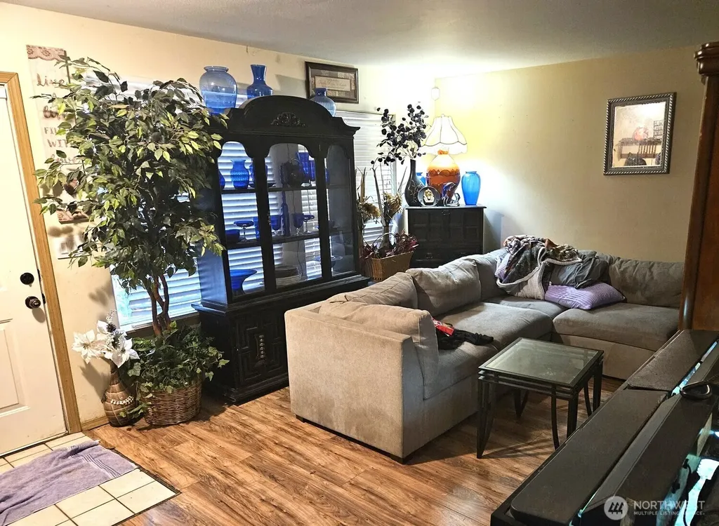 9124 Lewis NE Lacey WA 98516