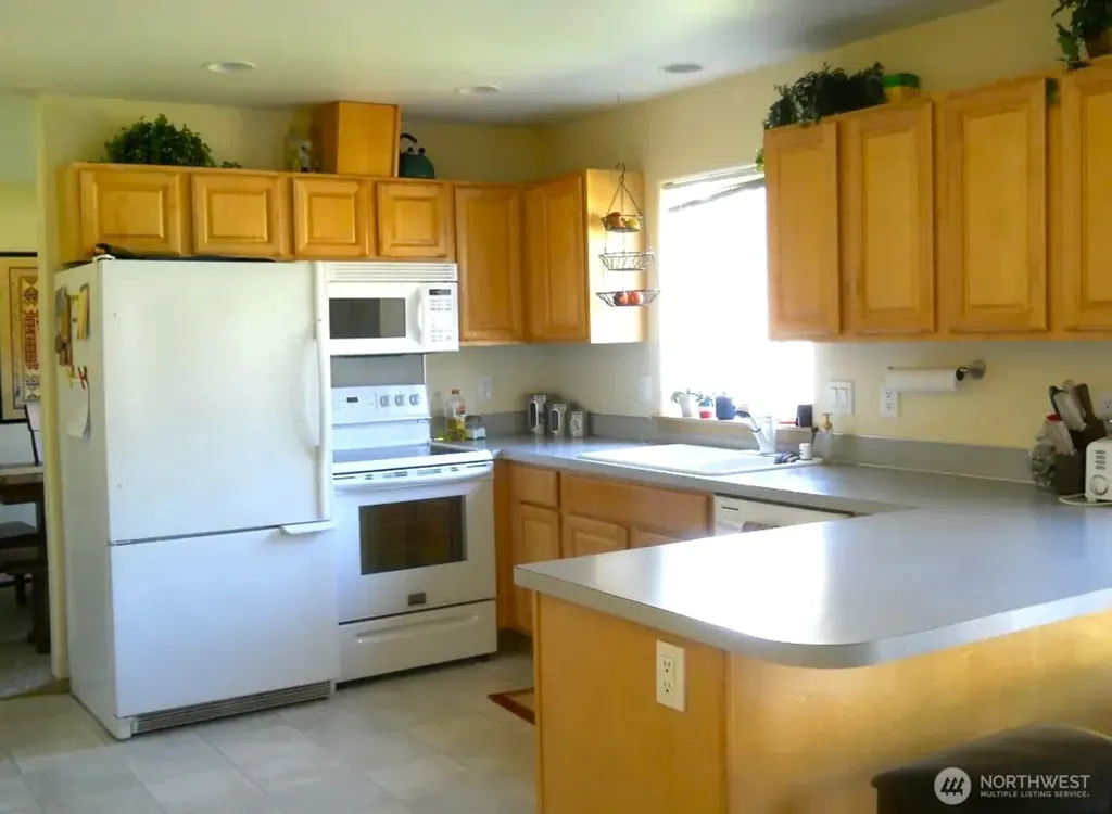 9124 Lewis NE Lacey WA 98516