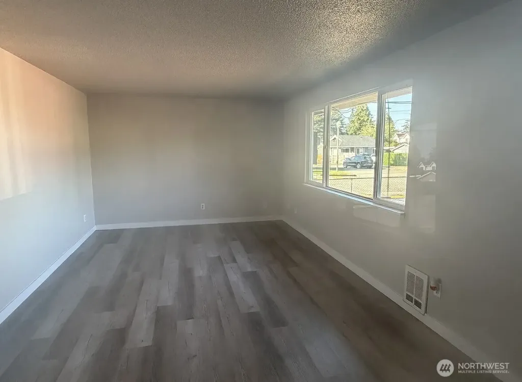 404 S Division Lane Tacoma WA 98418
