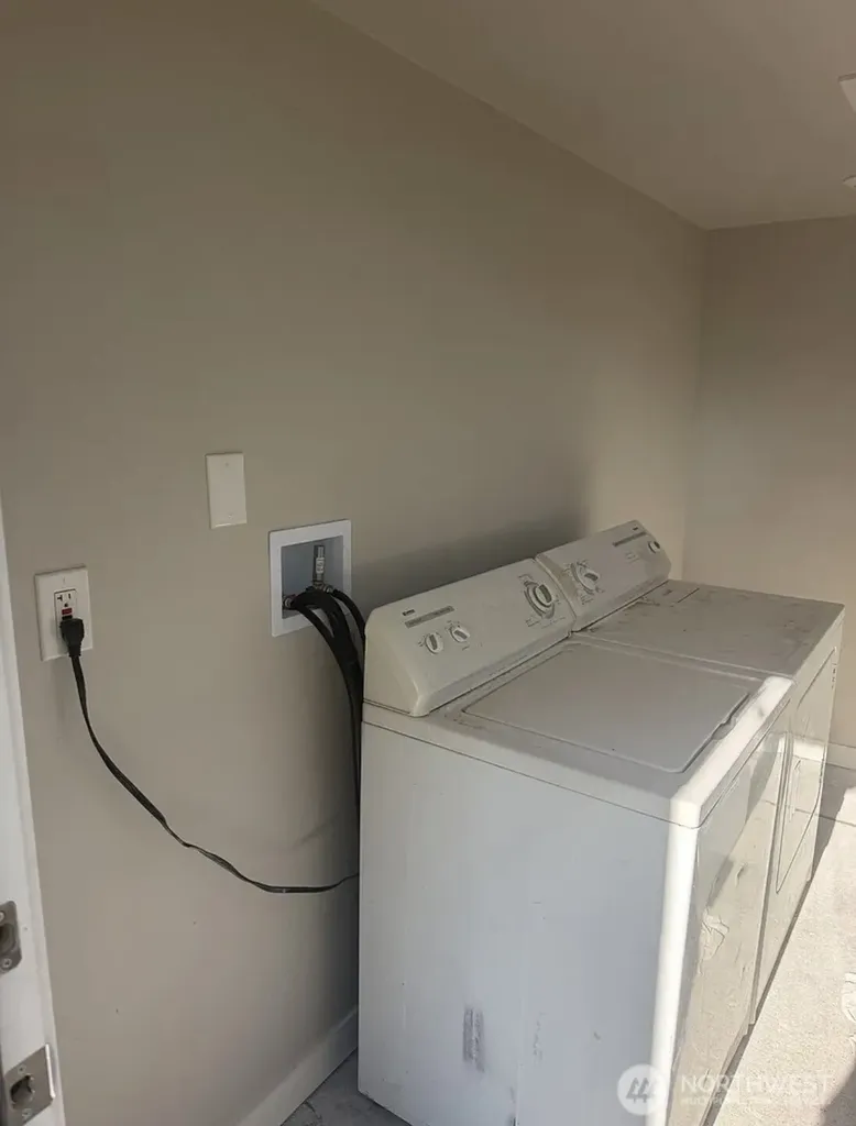 404 S Division Lane Tacoma WA 98418