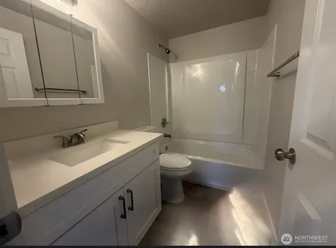 404 S Division Lane Tacoma WA 98418