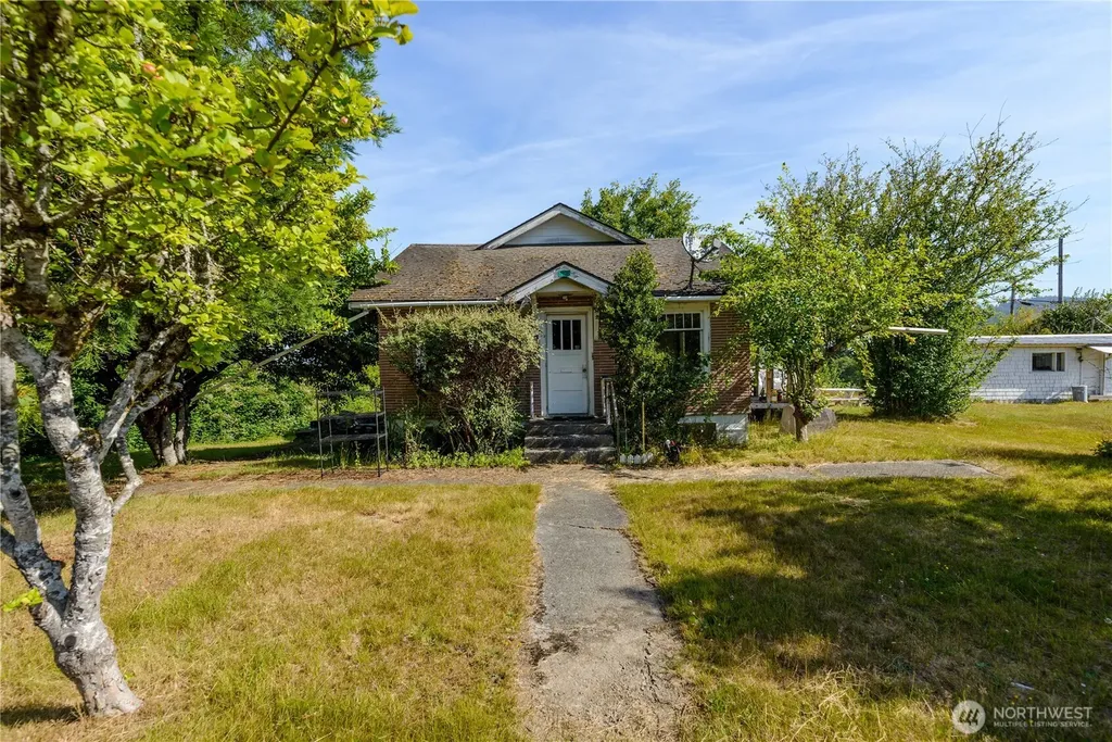 110 8th Street Clallam Bay WA 98326