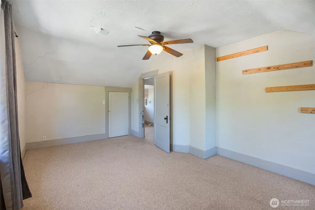 5609 318th Avenue NE Carnation WA 98014