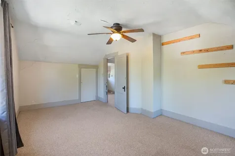 5609 318th Avenue NE Carnation WA 98014