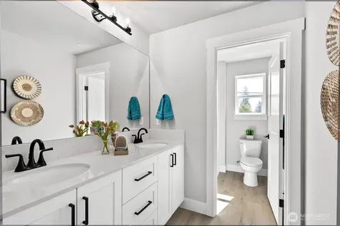 20114 10th Avenue W Lynnwood WA 98087