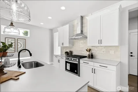 20114 10th Avenue W Lynnwood WA 98087
