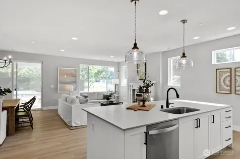 20114 10th Avenue W Lynnwood WA 98087