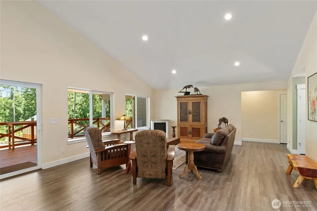 13642 NW Red Maple Way Bremerton WA 98312